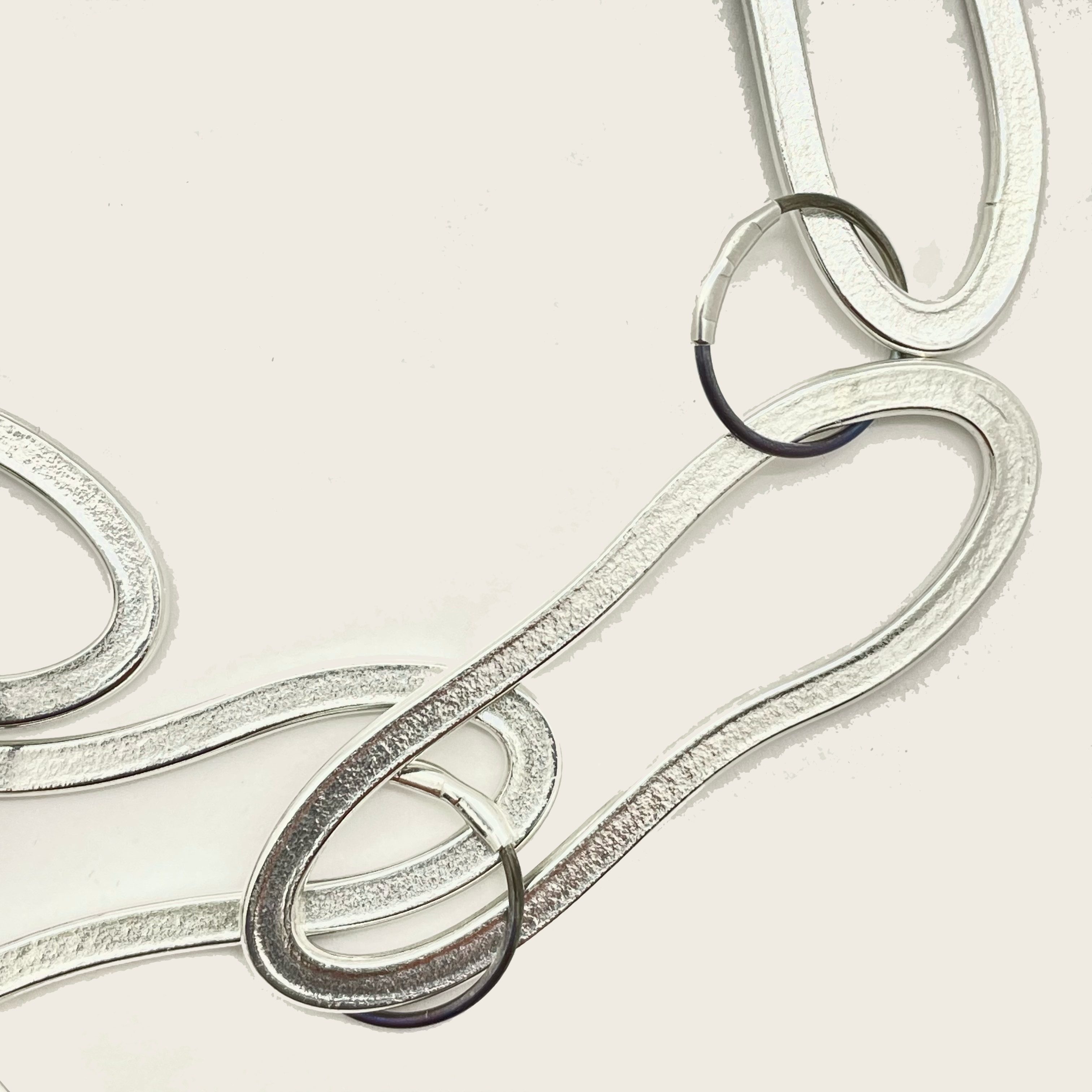 Loop chain necklace, silver, titanium