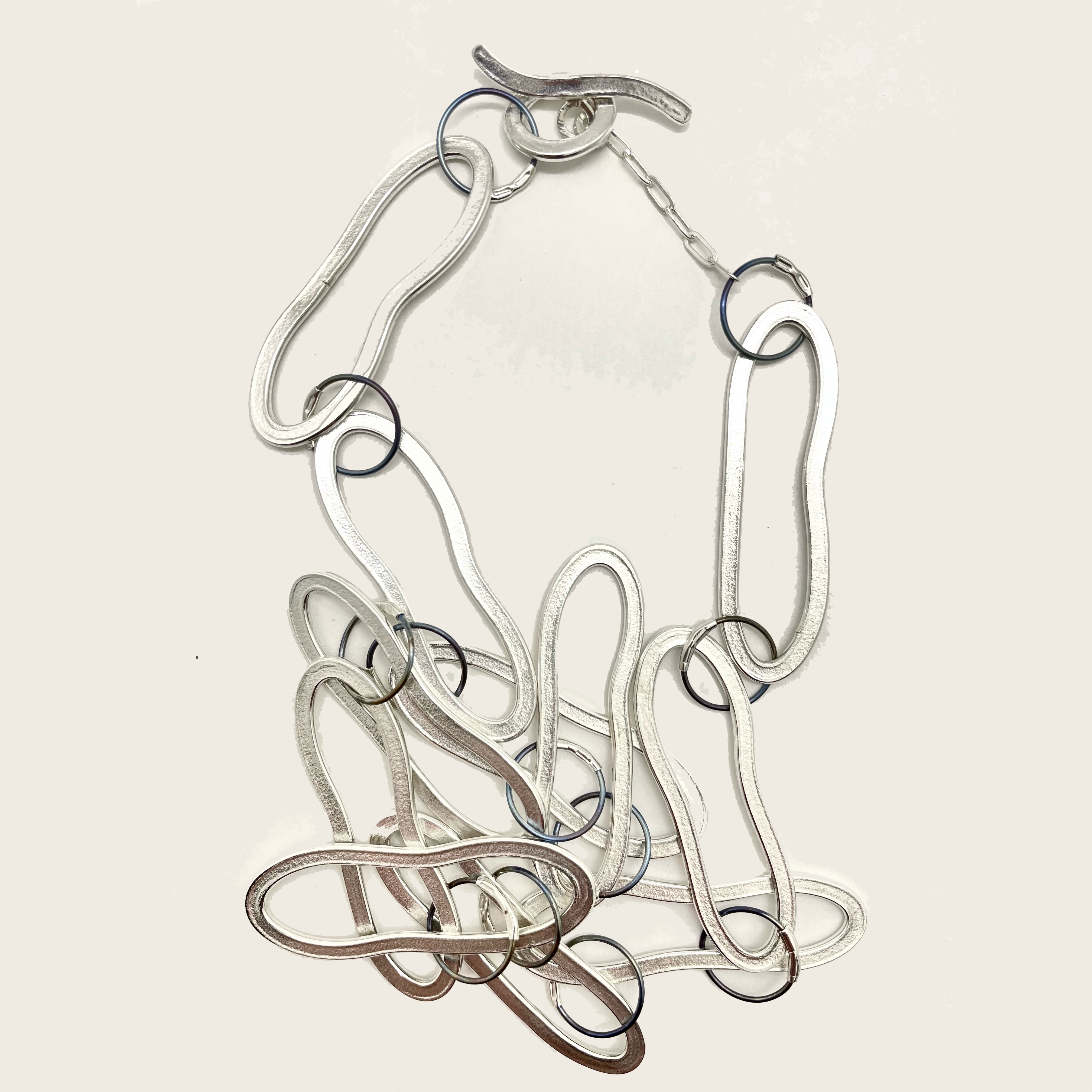 Loop chain necklace, silver, titanium